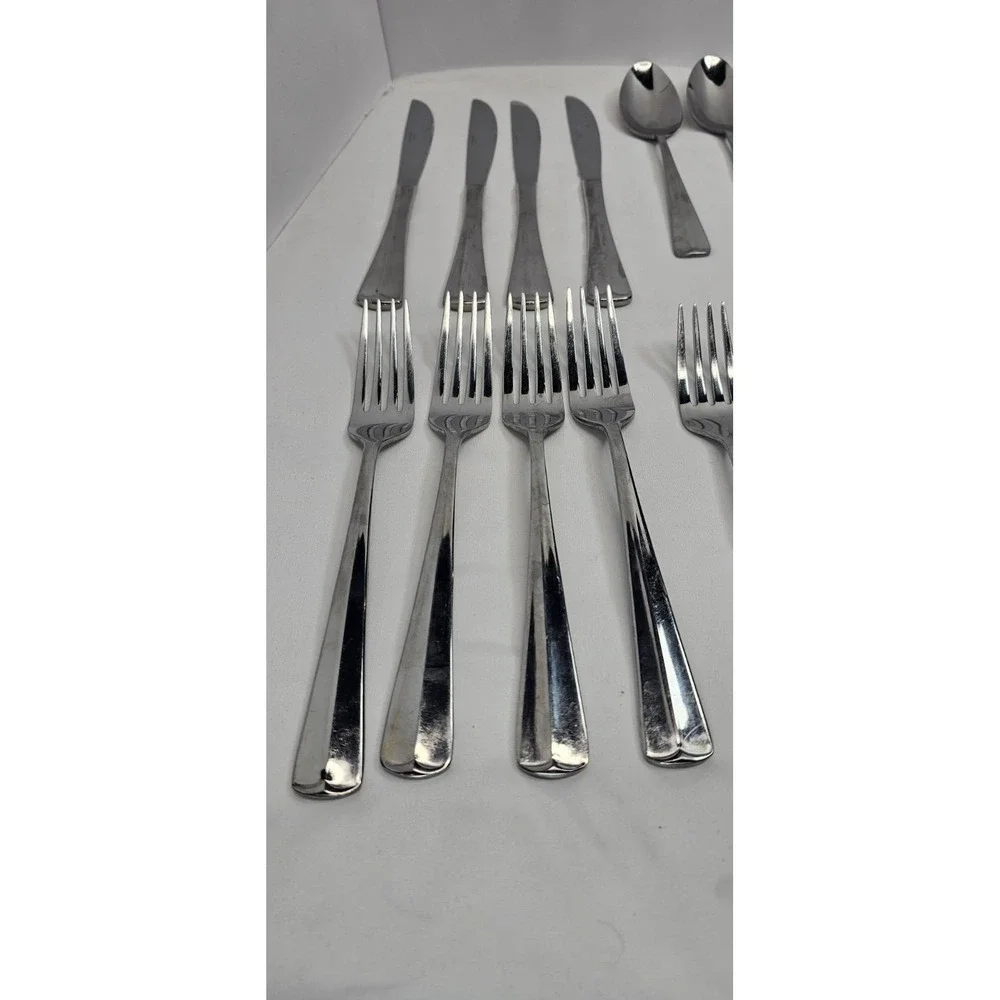 Wallace Sadie 21 Pc Flatware Set Stainless Silverware Forks‎ Knives Spoons